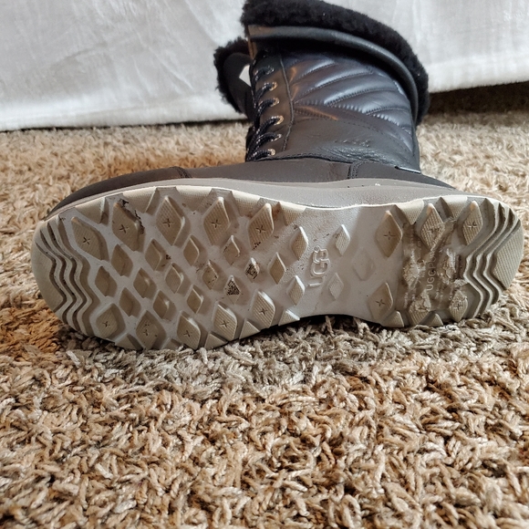 Boots - Picture 4 of 9